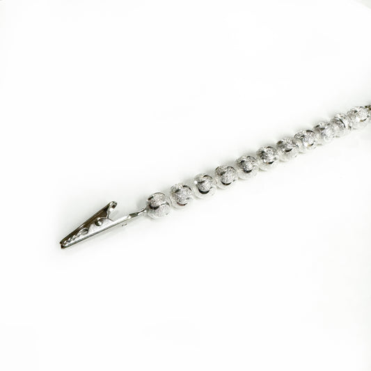 Bracelet Fastener Valet Helper Tool