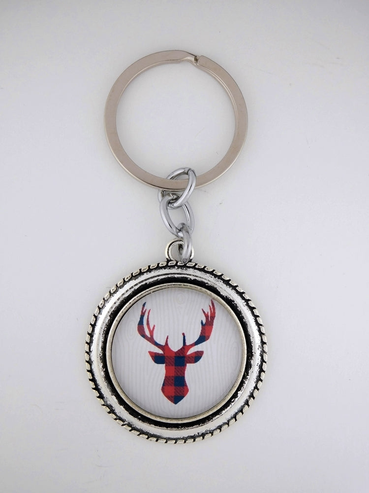 spirit animals speak to us in this unique moving necklace