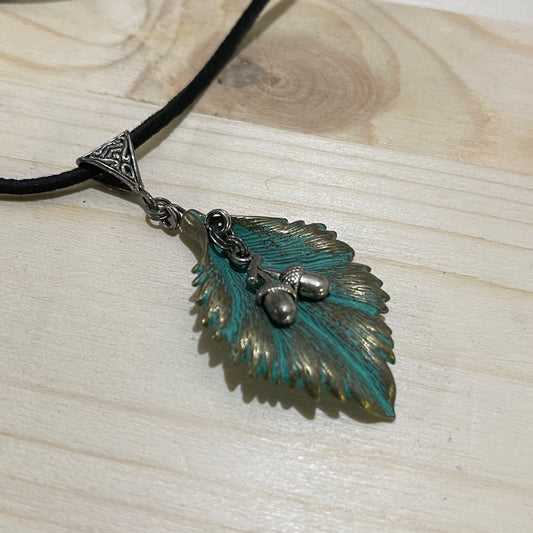 Patina necklace leaf with mini acorns