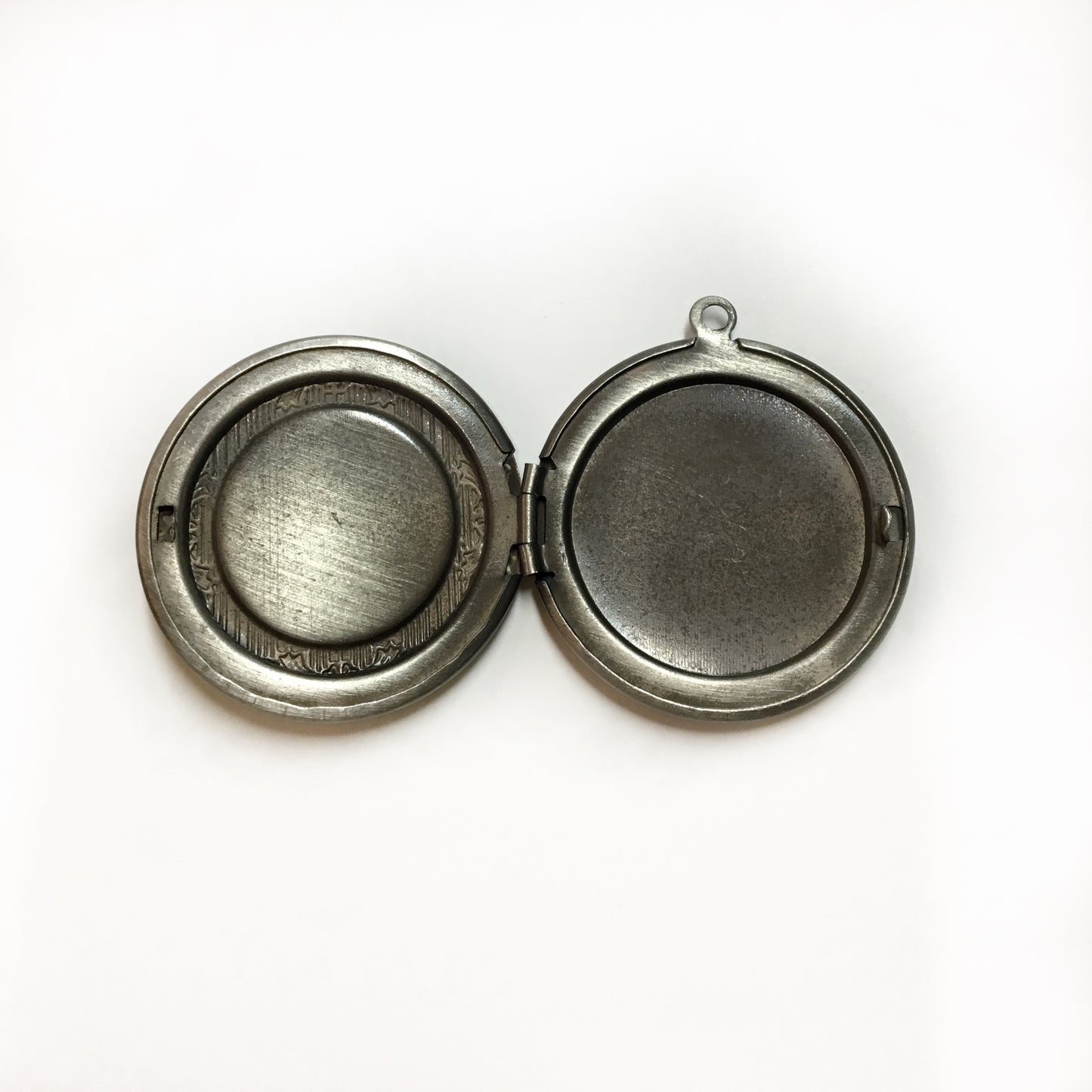 open view of Anthologie Collective locket