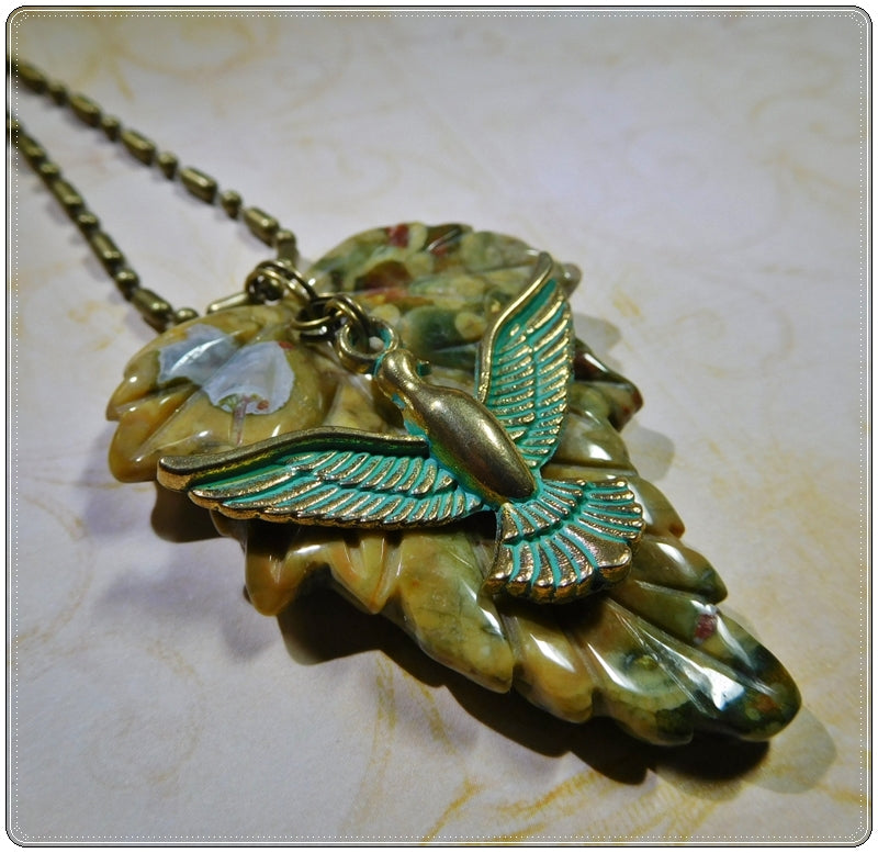 agate leaf stone with patina bird necklace